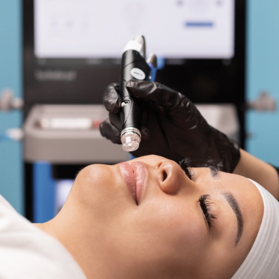 Hydrating Facial & IV Vitamin Therapy